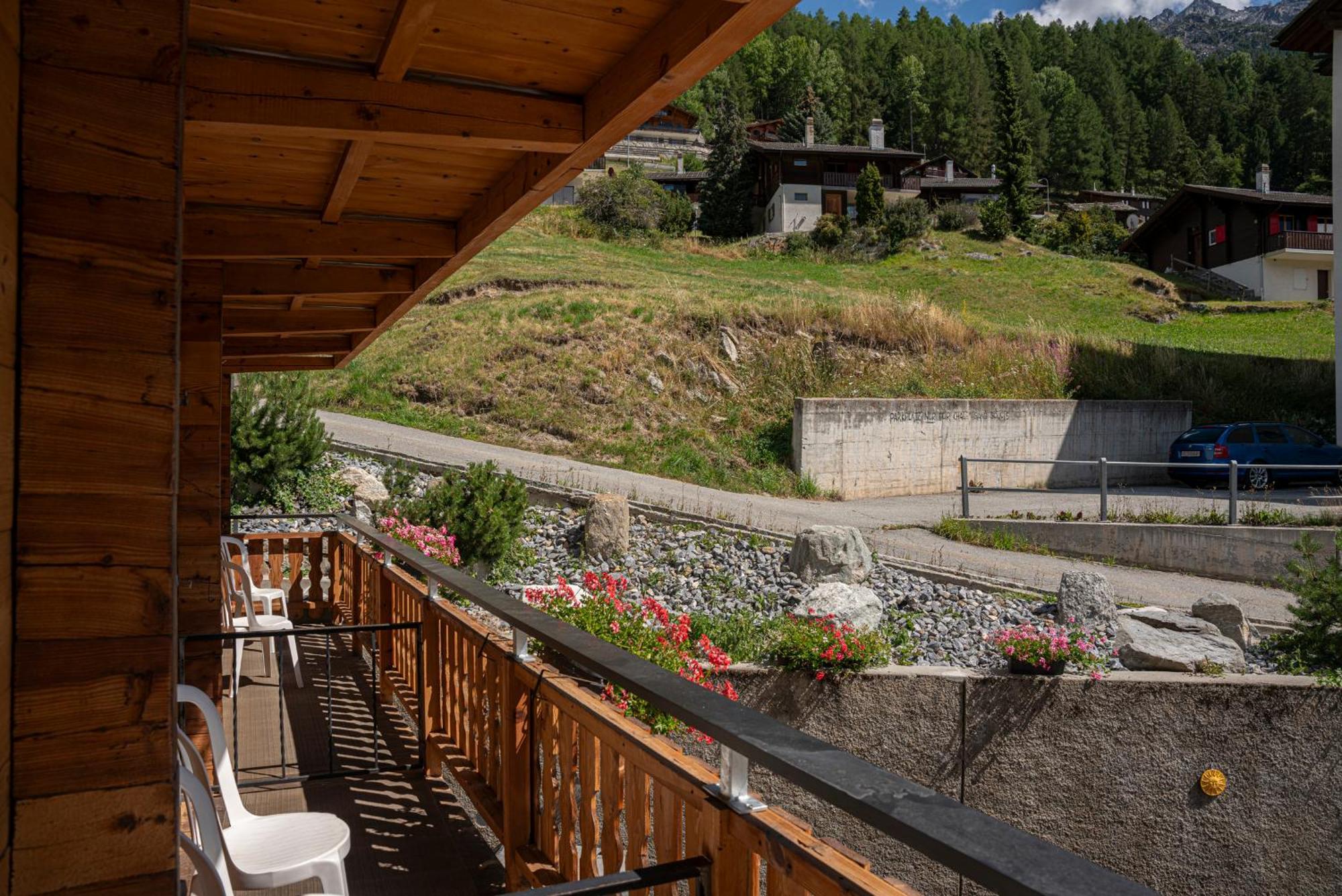 Alte Bock 2.0 Bed & Breakfast Grachen Exterior photo