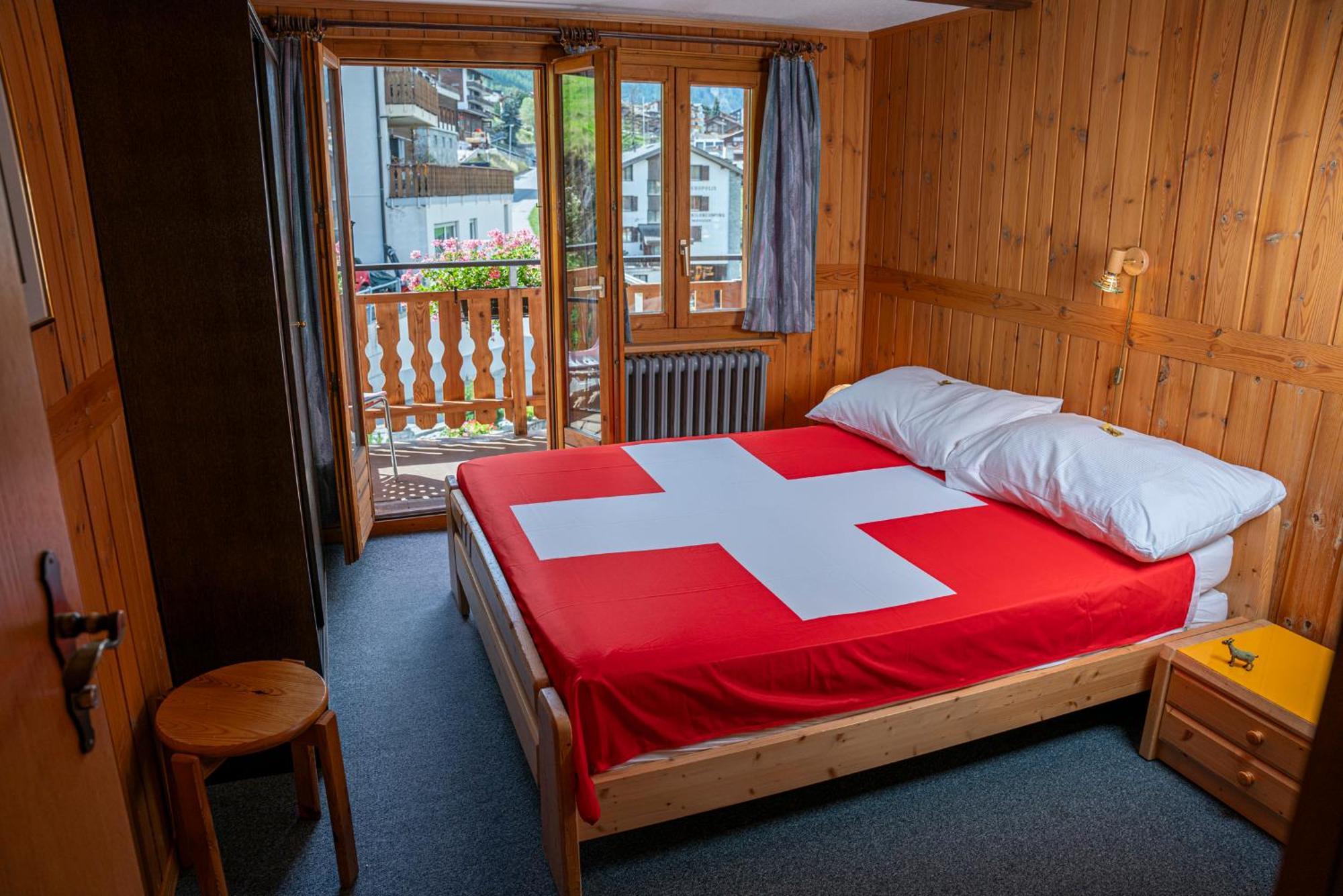 Alte Bock 2.0 Bed & Breakfast Grachen Exterior photo