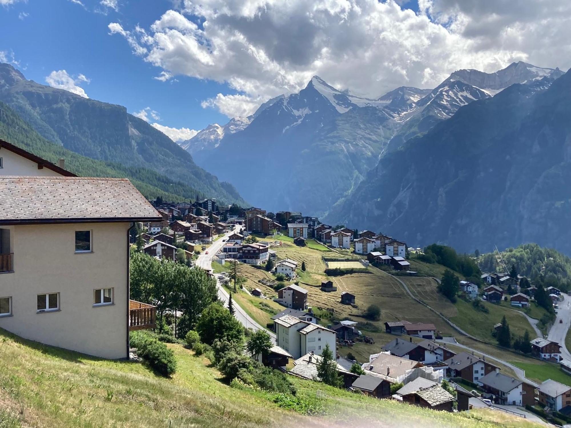 Alte Bock 2.0 Bed & Breakfast Grachen Exterior photo